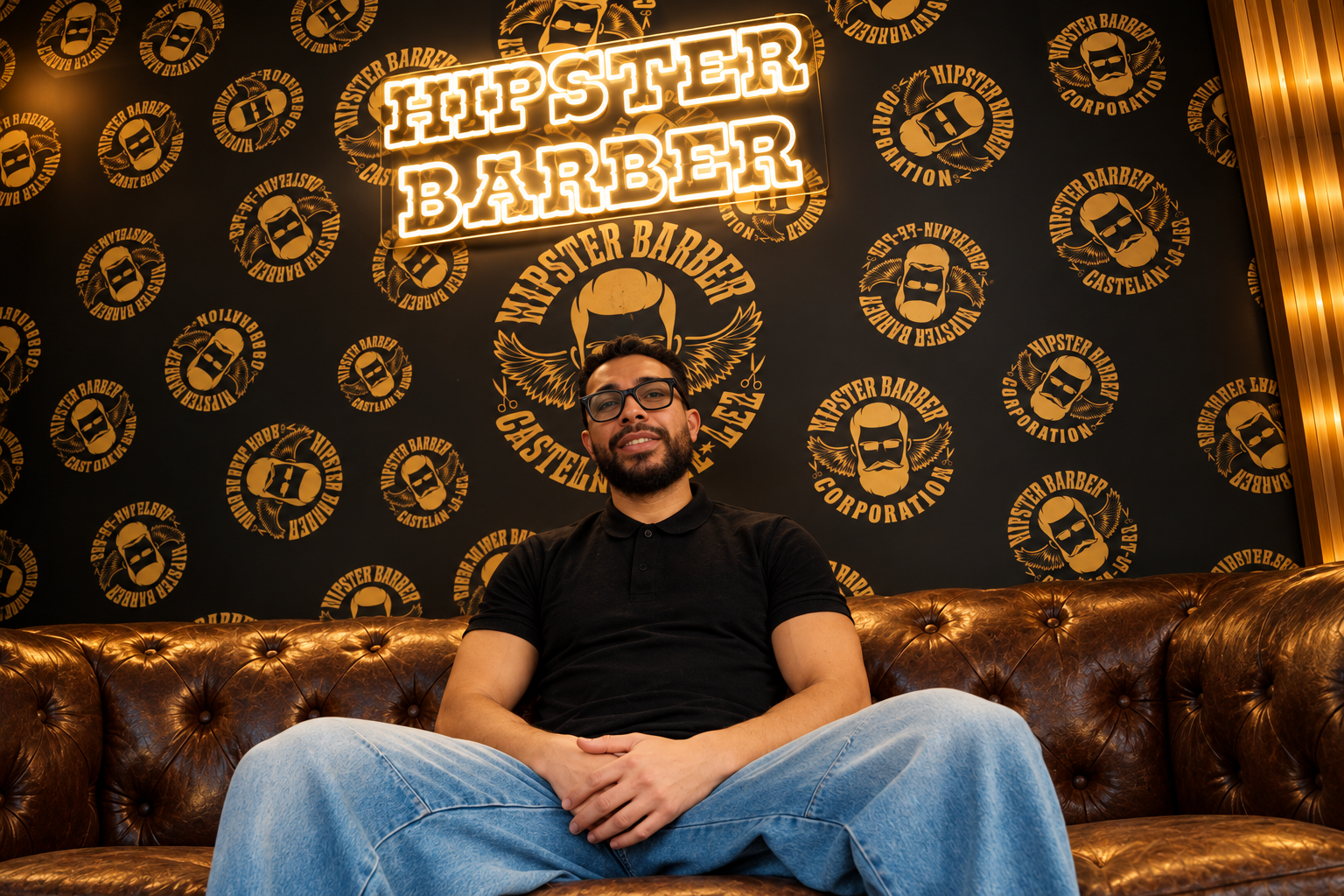 Le barbier de Hipster Barber dans le salon